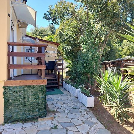 Thanos Guesthouse Corfu Agioi Deka  ภายนอก รูปภาพ