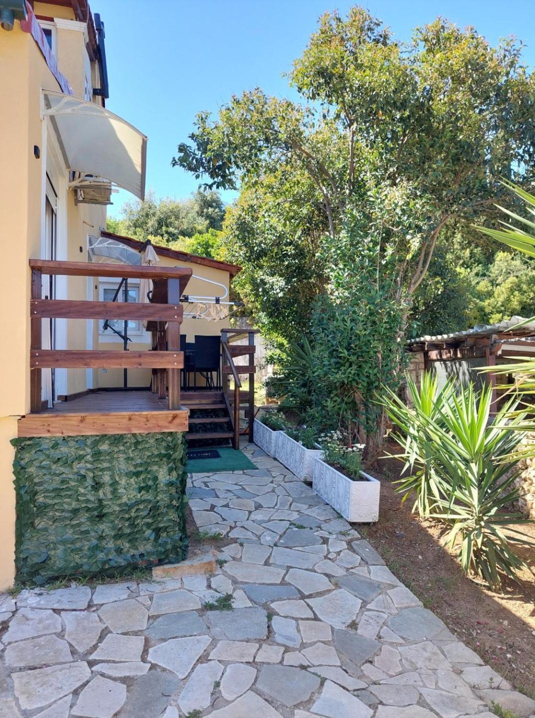 Thanos Guesthouse Corfu Agioi Deka  ภายนอก รูปภาพ
