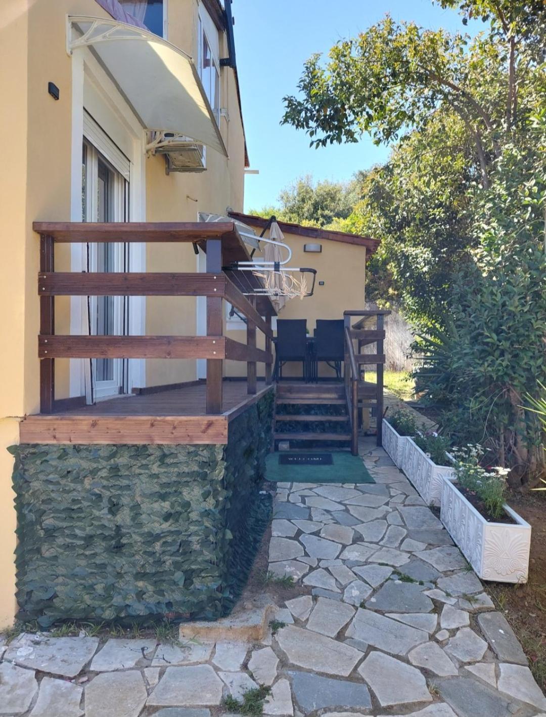 Thanos Guesthouse Corfu Agioi Deka  ภายนอก รูปภาพ